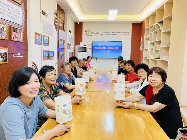 “金秋美家園  巧手繪生活”中秋主題活動.jpg