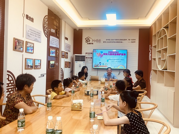 婦女微家開展婦兒保護法宣傳.jpg