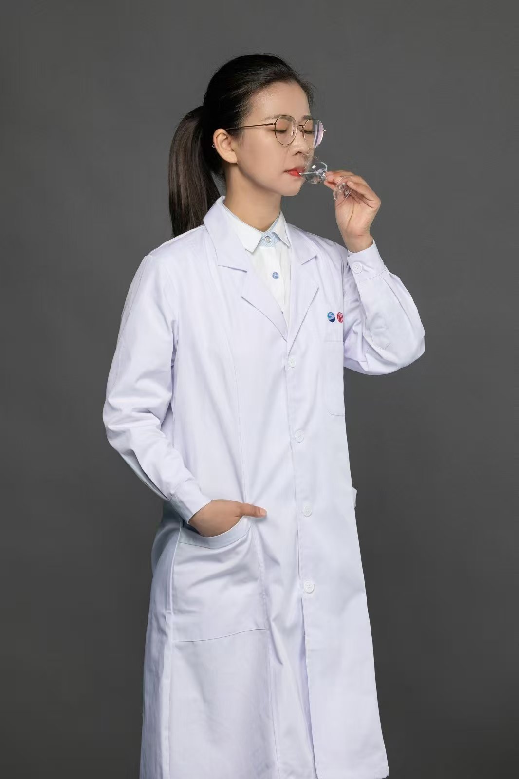 李薇工作照.jpg